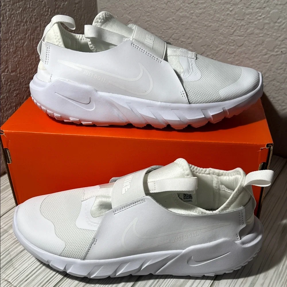 Nike Flex runner 2 Running Shoe Slip-On Sneaker white youth size 6.5Y DJ6038 100